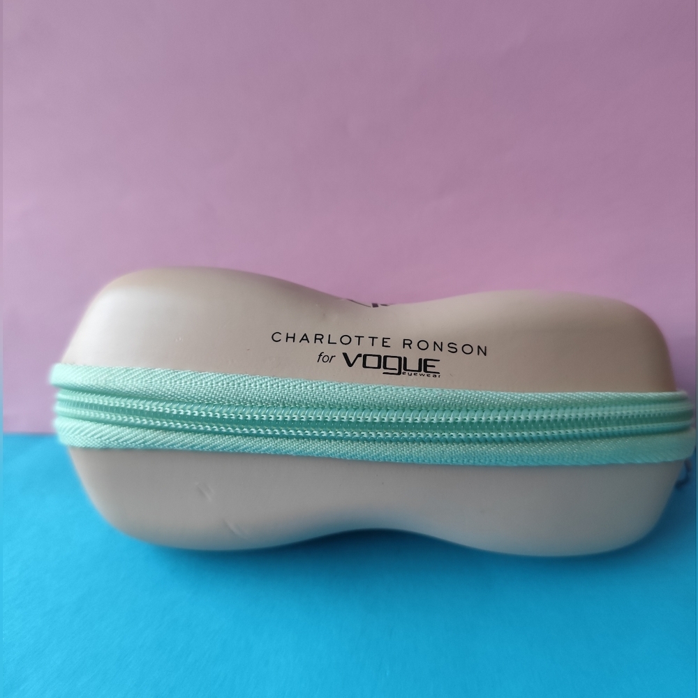 3/$25💙Charlotte Ronson for Vogue Eyewear Case